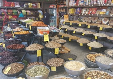 فروش کشمش ممتاز در بازار تهران